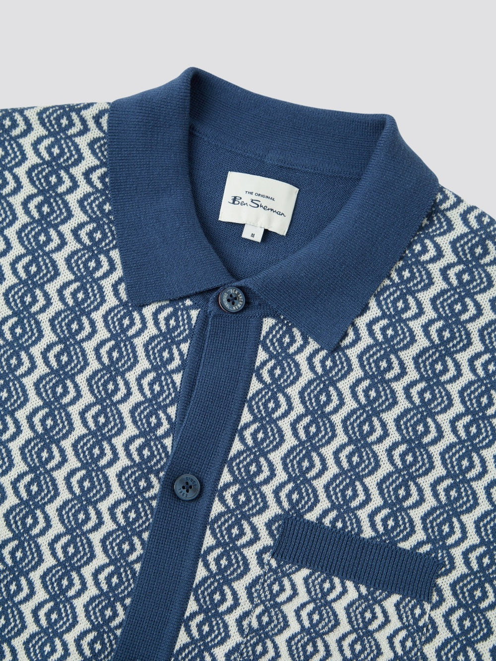 Ben Sherman, Geo Knit Polo, men's sweater polo, blue collar polo shirt, close up
